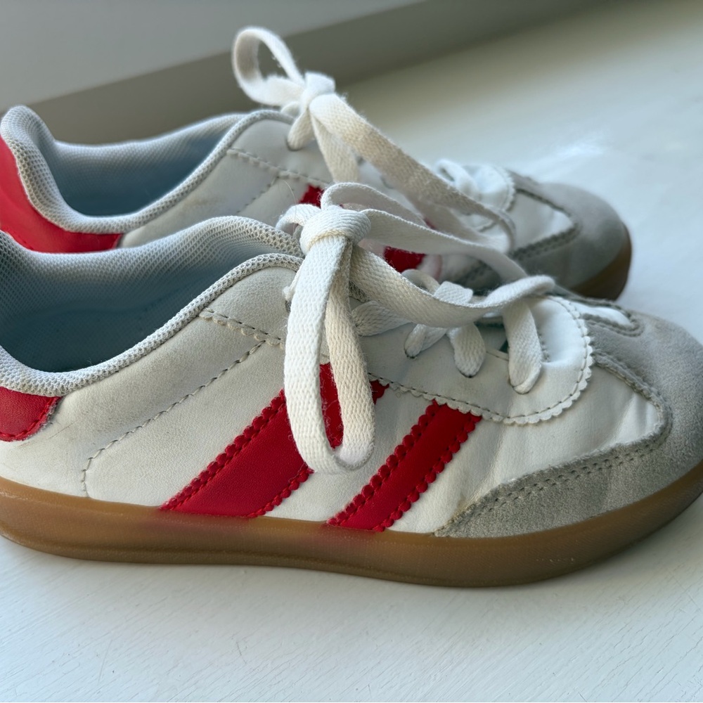 Link White & Red Sneakers Youth Sz 13
